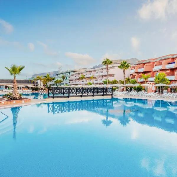 Landmar Costa los Gigantes Family Resort，位于圣地亚哥港的酒店