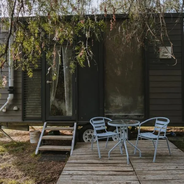 Organic Farm Stay by Tiny Away，位于Numurkah的酒店