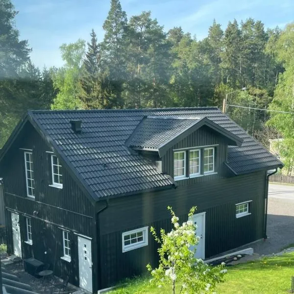 Nybyggt modernt gästhus nära naturen，位于诺尔雪平的酒店