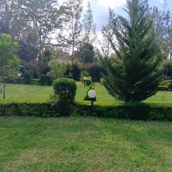 The Kioka gardens 4 bedroom home，位于纳纽基的酒店