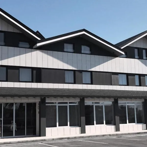 Hotel Mercedes，位于卡马乔的酒店