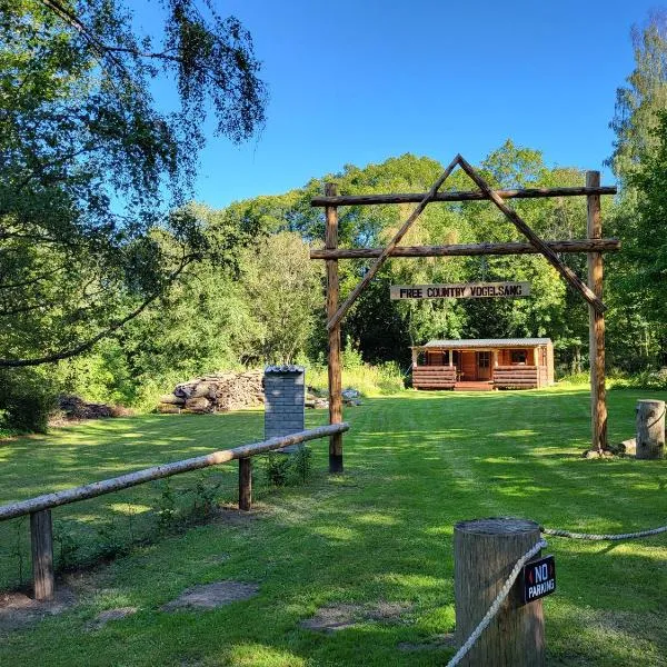 Glamping maringotka Free country Vogelsang，位于卡什佩尔斯凯霍里的酒店