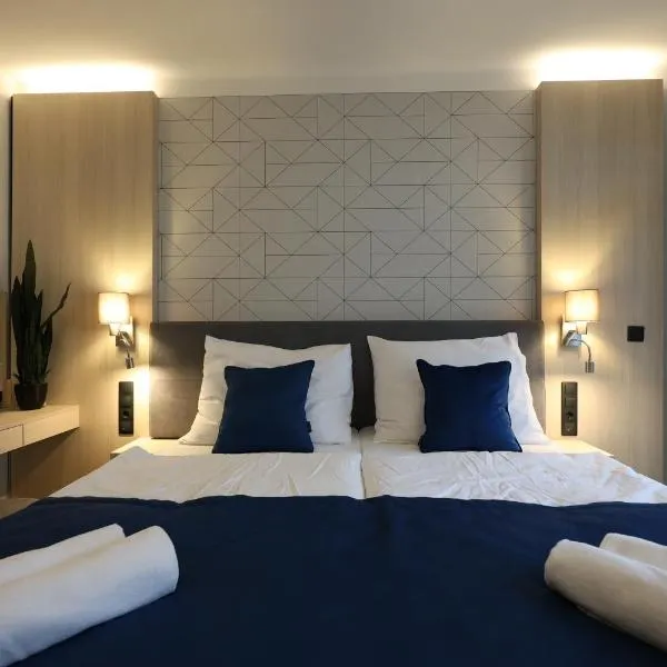 AquaMed Hotel Harkány，位于哈卡尼的酒店