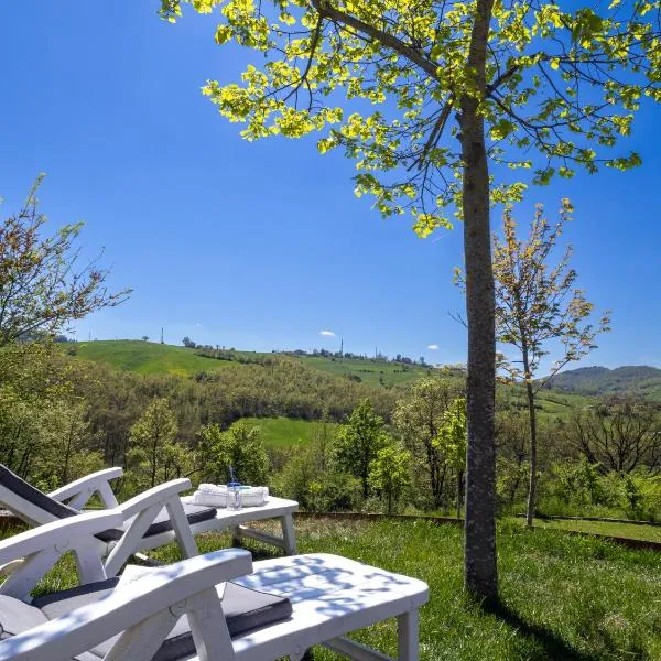 Dimora Molino Galeotto , Giardino e vista Appennino，位于帕武洛内尔夫里尼亚诺的酒店