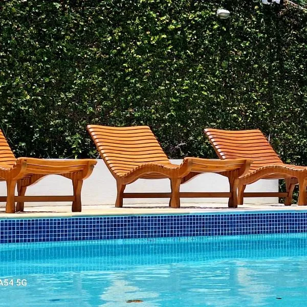 Forno Beach GUEST HOUSE,位于布希奥斯的酒店