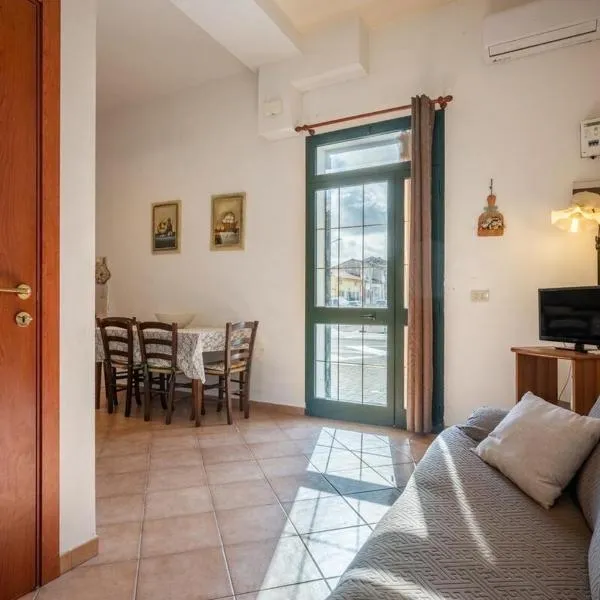 Pierino Home 2 steps from the sea，位于马里纳·迪·比萨的酒店