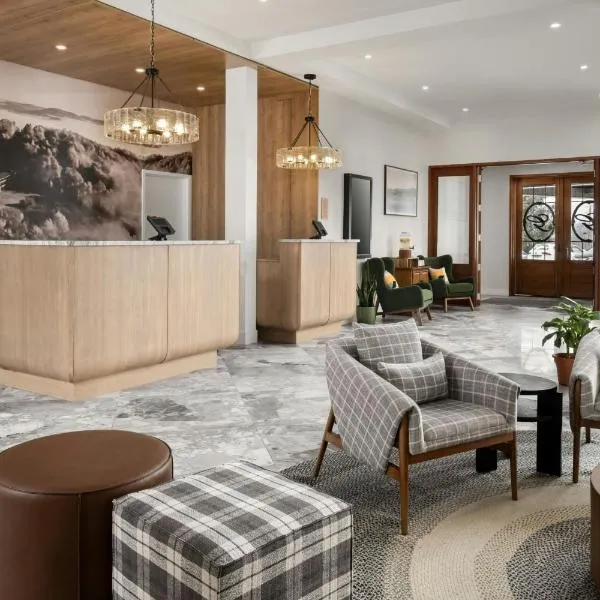 Mont Gabriel, Sainte-Adèle, a Tribute Portfolio Resort，位于圣阿黛拉的酒店