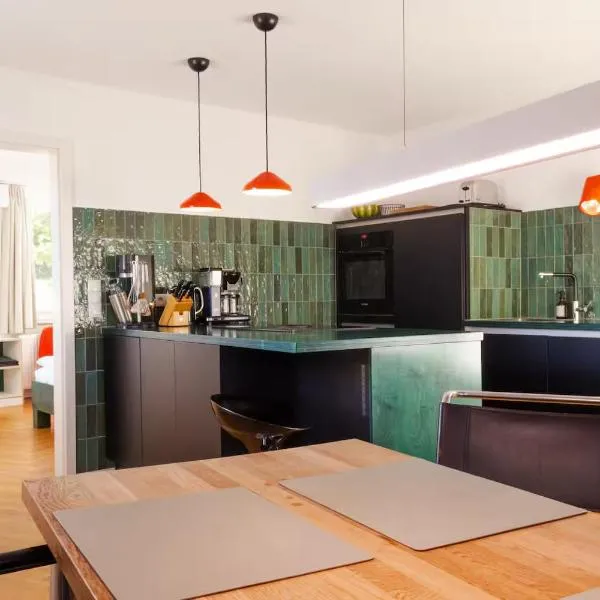 Klimatisierte Wohnung mit großer Terrasse，位于代德斯海姆的酒店