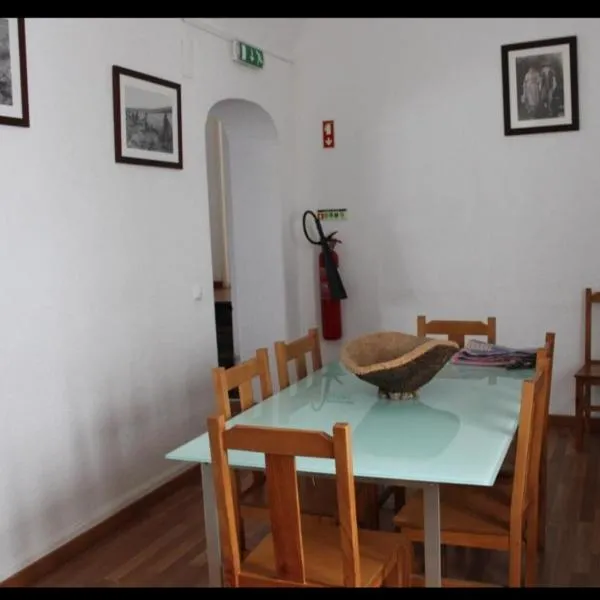 Mont' Sobro Hostel，位于埃武拉的酒店