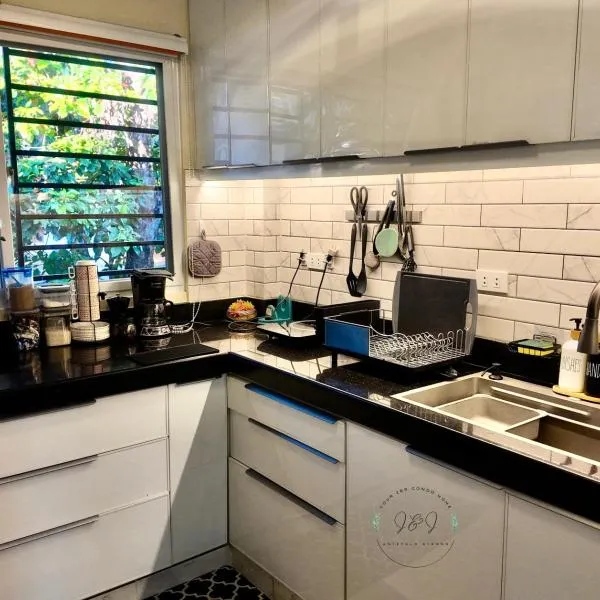 J&J Antipolo Place 2BR with Netflix & Karaoke，位于安蒂波洛的酒店