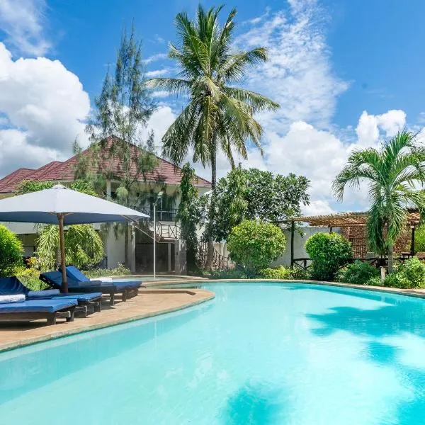 Black Pearl - Luxury Villa with private pool - near beach，位于迪亚尼海滩的酒店