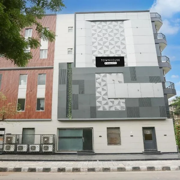 Townhouse Rohini Sector 18 Formerly Relic Stay，位于新德里的酒店