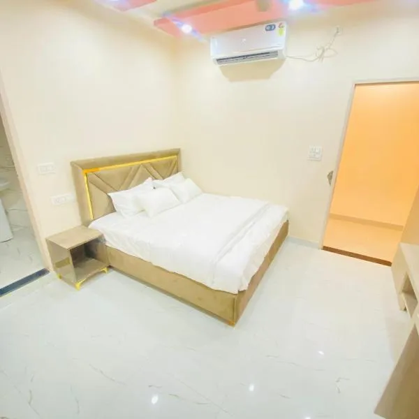 Modest Rooms By Libra，位于Khizrābād的酒店