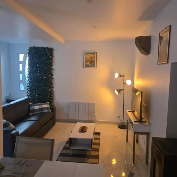 maison à frehel，位于弗雷埃勒的酒店