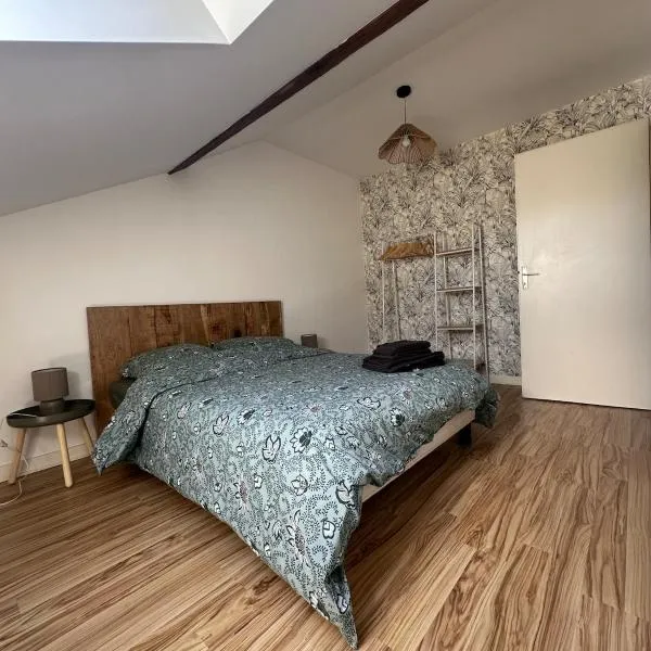 Duplex hyper centre Saint-Vit!，位于Saint-Vit的酒店