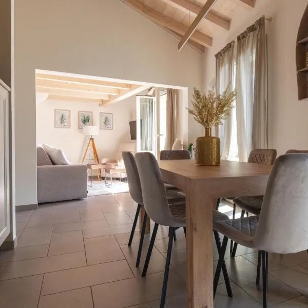 CHARMING MOMENT di Villa Porta - Casa Dolce，位于勒威诺的酒店