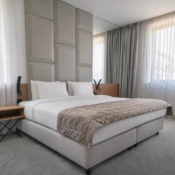 Hotel Mona Plaza，位于贝尔格莱德的酒店