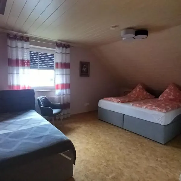 Ferienwohnung Maria Waldblick 95 qm,,位于Burtenbach的酒店