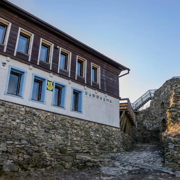 Hrad Tolštejn - turistické ubytování，位于哲汀泊德勒瓦的酒店