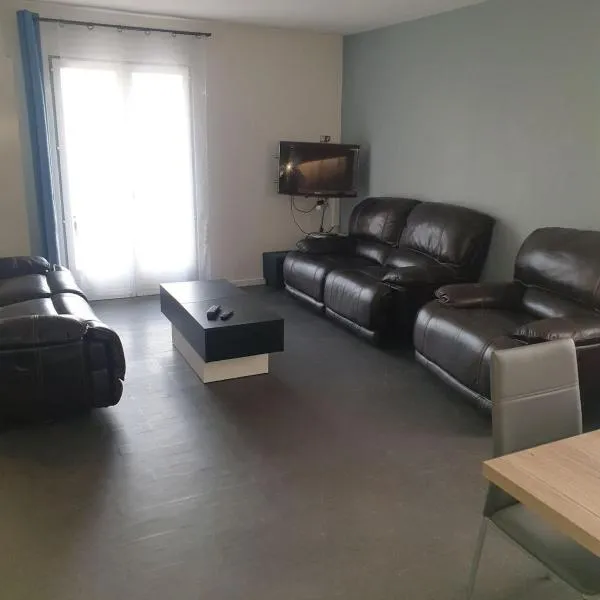 Maison 7 personnes，位于Gouttières的酒店