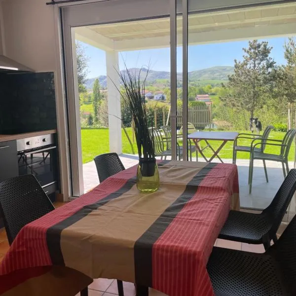Appartement vue montagne, Espelette，位于埃斯珀莱特的酒店