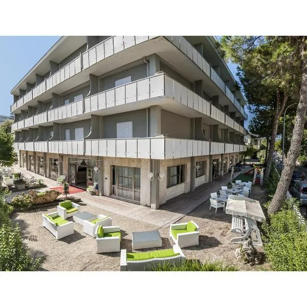 New Hotel Chiari，位于切尔维亚的酒店