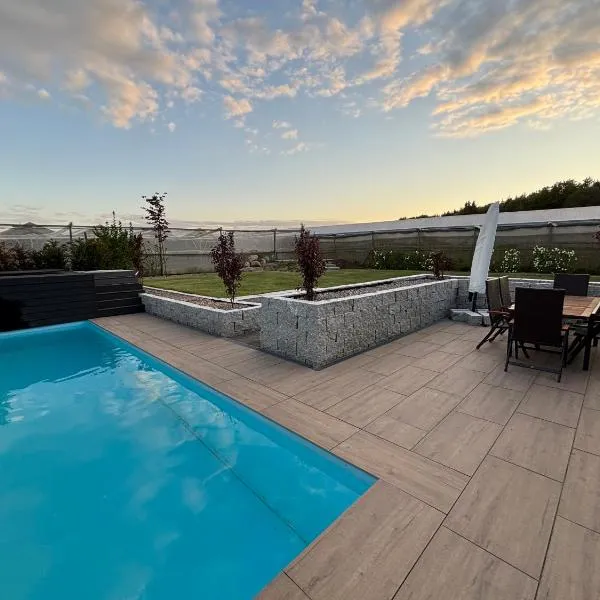 Ferienhaus mit privatem Pool，位于索尔陶的酒店