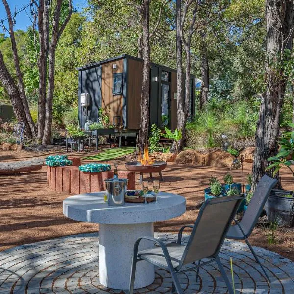 Jarrah Valley Escape by Tiny Away，位于Bedfordale的酒店