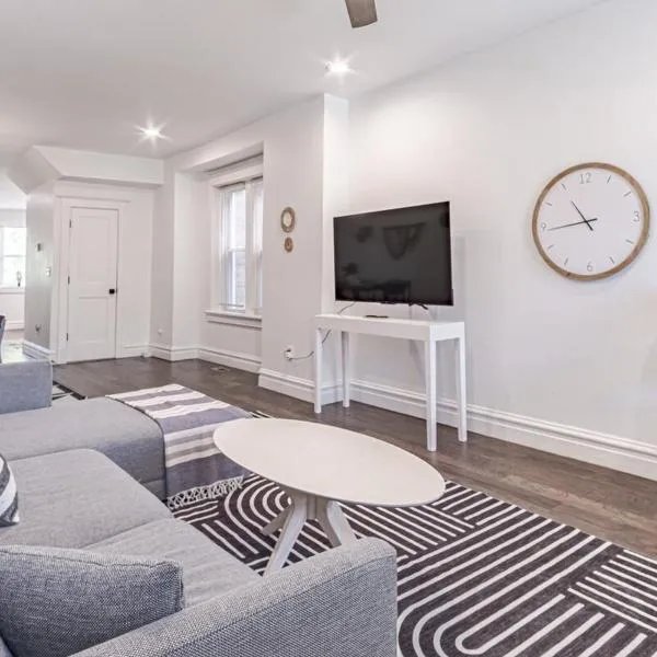Ann Avenue 3BR St Louis Home with Games and Free Parking，位于圣路易斯的酒店