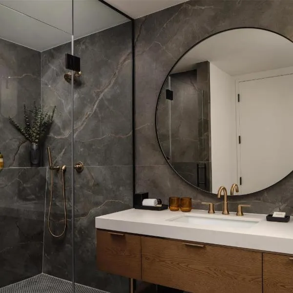Thompson Houston, by Hyatt，位于休斯顿的酒店