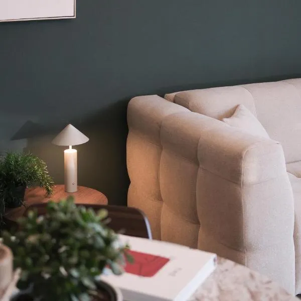 Prestige Main Apartment - Just 30 Seconds Walk to Bernina Express，位于蒂拉诺的酒店