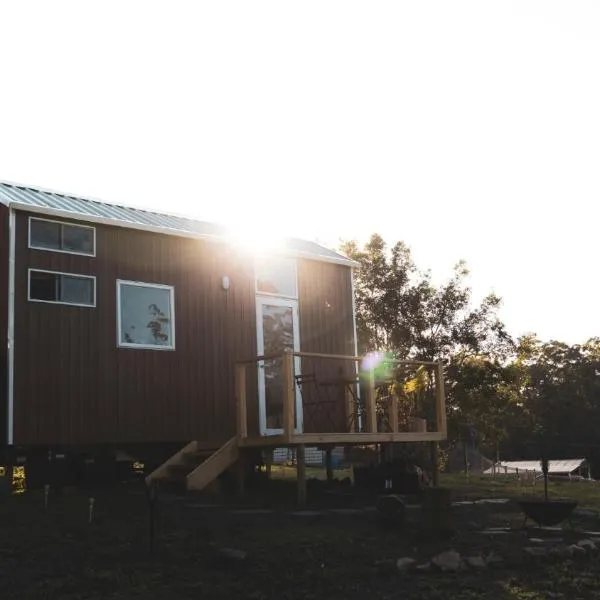 Kookaburra Tiny House by Tiny Away，位于Palmwoods的酒店