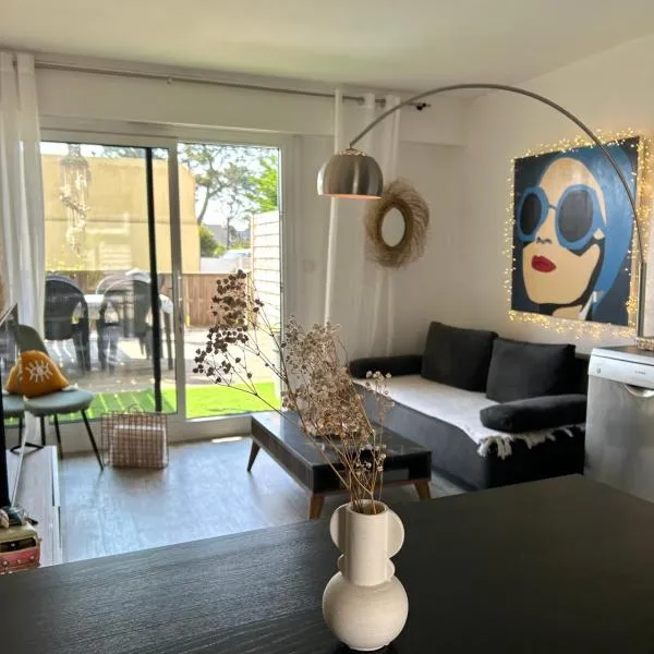 Ile tudy Bord de plage et farniente en terrasse Appt classé 3 étoiles，位于伊勒蒂迪的酒店