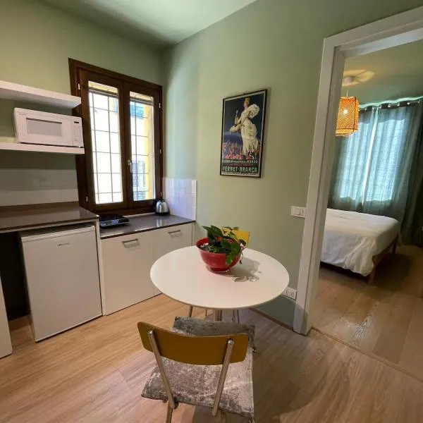 Charming mini apartment-CasaNina，位于鲁别拉的酒店