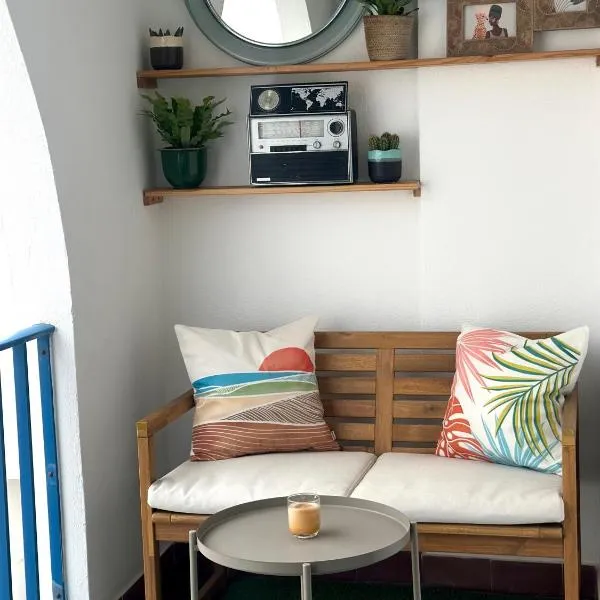 Apartment in Altura, Algarve with Balcony Near Beach and Town Center，位于阿尔图拉的酒店
