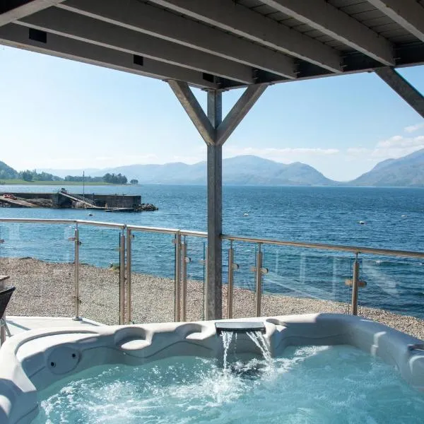 Beach Houses with Hot Tubs，位于格伦科的酒店