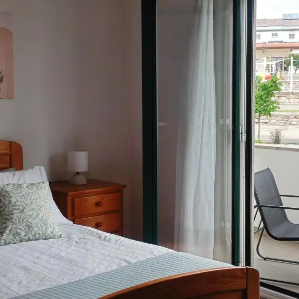 Apartamento Luminoso em Miranda，位于米兰达·杜·杜罗的酒店