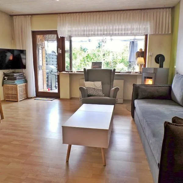Ferienhaus am Knoten T12 Küche, Grill, Terrasse, Haustier Willkommen ww-knoten Reihenhaus，位于Greifenstein的酒店