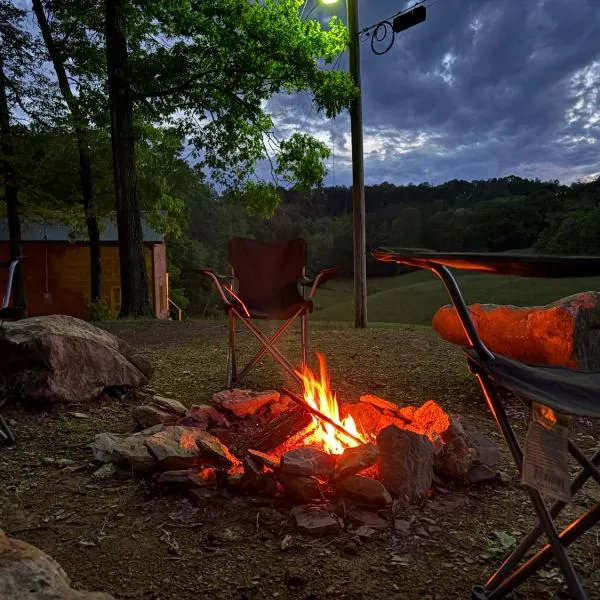Newly Listed-Private 25-Acre Escape Near Red River Gorge，位于Beattyville的酒店
