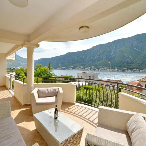 SEA VIEW apartment, Dobrota, Kotor，位于多布罗塔的酒店