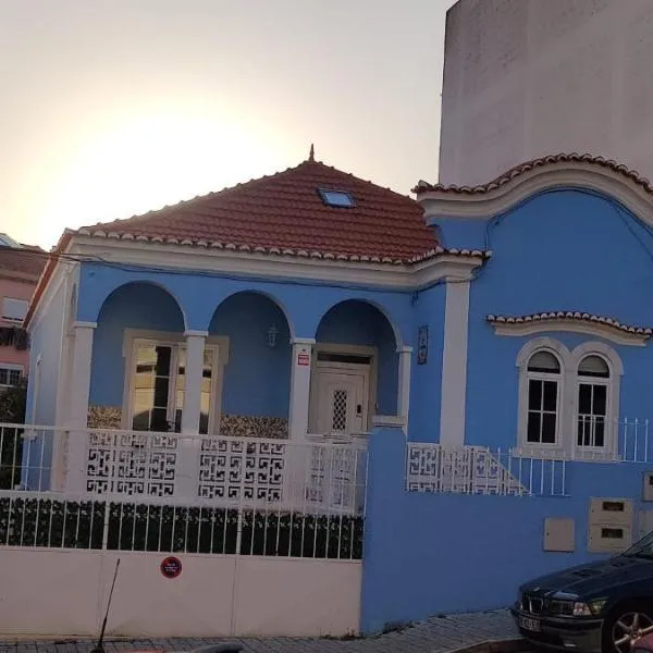 Blue House Amadora City，位于阿马多拉的酒店