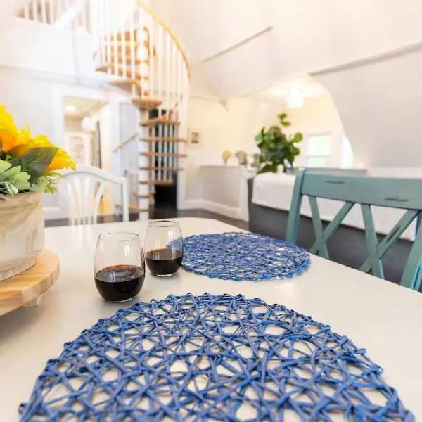 Jennifer's Unique Loft Near Brown 2 Parking Spots，位于普罗维登斯的酒店