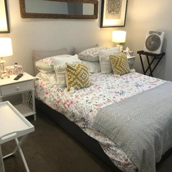 Water Street - Garden Views，位于福斯特的酒店