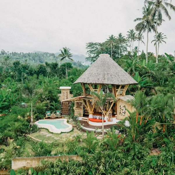 Magic Hills Bali - Magical Eco-Luxury Lodge，位于Selat的酒店