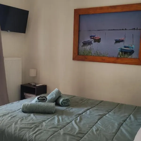 Ampolias rooms Messolonghi，位于迈索隆吉翁的酒店