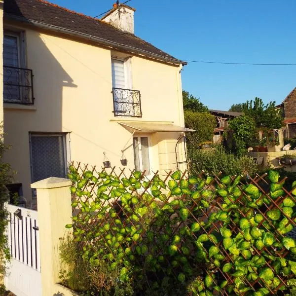 maison gite 6 pièces tourisme，位于Loyat的酒店