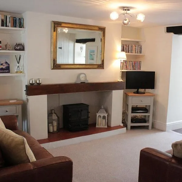 Stylish, central Beaumaris cottage，位于波马利斯的酒店
