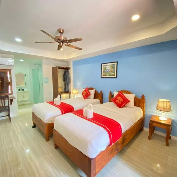 Luang Prabang Golden Lotus Villa River View，位于琅勃拉邦的酒店