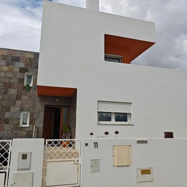 Quarto privado Alentejo Litoral，位于格兰杜拉的酒店