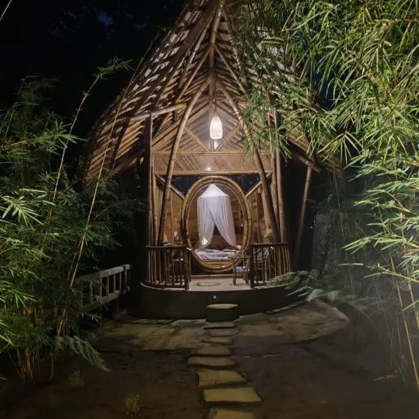 Bamboohouse pondok salacca #salacca inn，位于曼格斯的酒店
